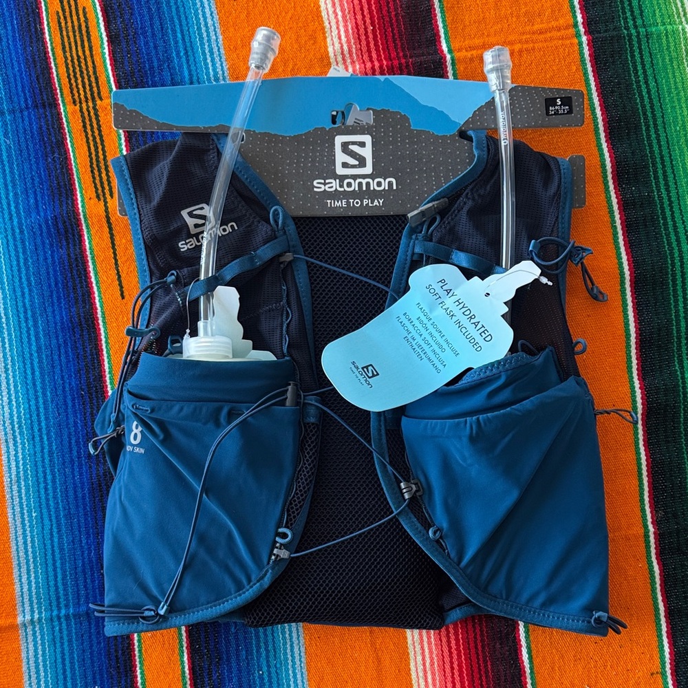 Salomon Women’s ADV SKIN 8 small Navy Hydration Running Vest with Pockets NWT